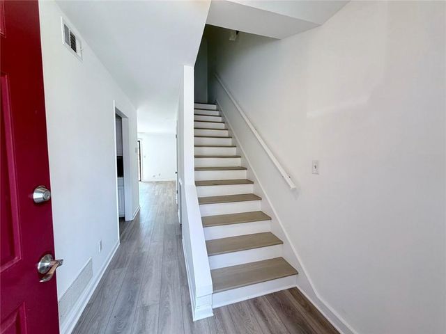 3925 Mountain View Road E3, Oakwood, GA 30566