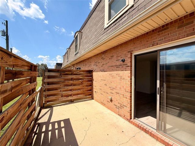3925 Mountain View Road E3, Oakwood, GA 30566