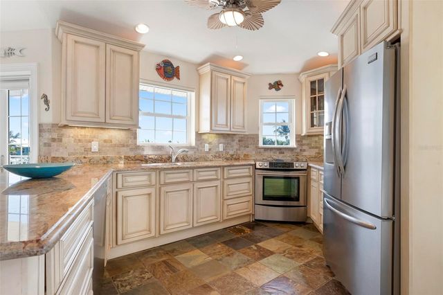 106 79TH STREET, Holmes Beach, FL 34217