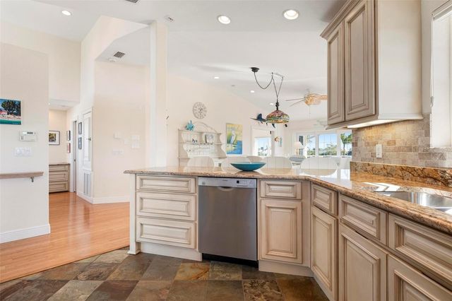 106 79TH STREET, Holmes Beach, FL 34217