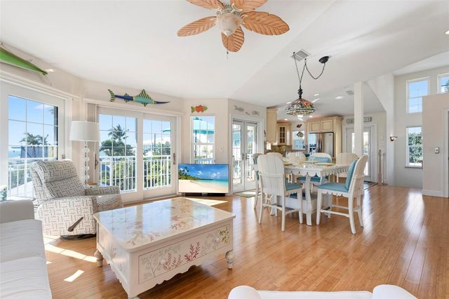 106 79TH STREET, Holmes Beach, FL 34217