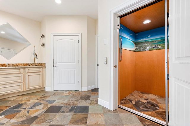 106 79TH STREET, Holmes Beach, FL 34217