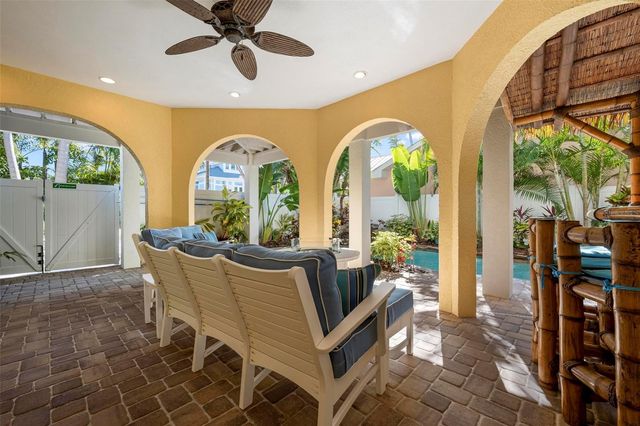 106 79TH STREET, Holmes Beach, FL 34217