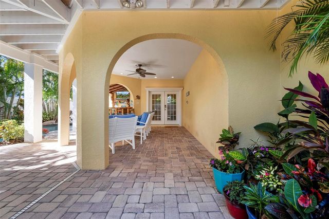 106 79TH STREET, Holmes Beach, FL 34217