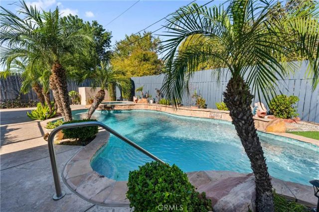 17619 Miranda, Encino, CA 91316