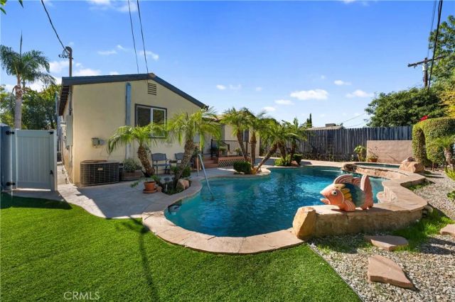 17619 Miranda, Encino, CA 91316