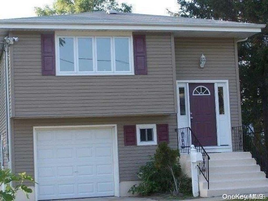 12 Garden Street, Bay Shore, NY 11706