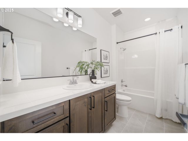 2312 E DALMATIAN Dr, La Center, WA 98629