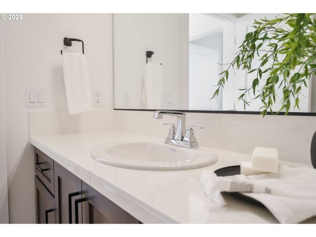 2312 E DALMATIAN Dr, La Center, WA 98629