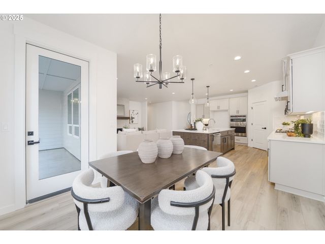 2312 E DALMATIAN Dr, La Center, WA 98629