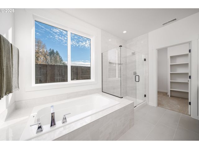 2312 E DALMATIAN Dr, La Center, WA 98629