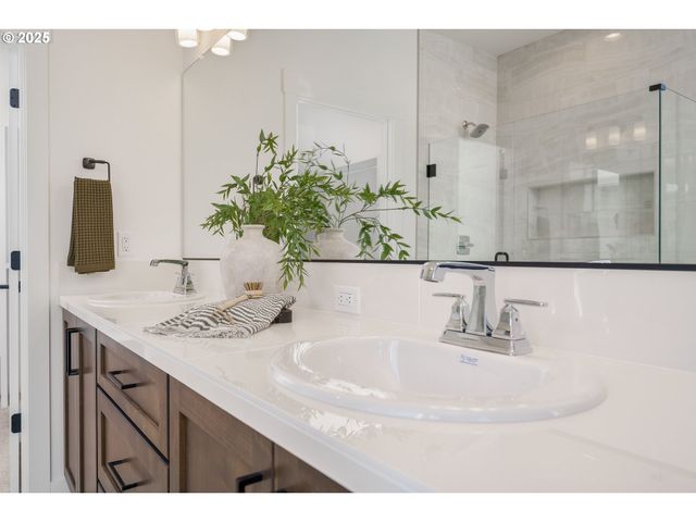 2312 E DALMATIAN Dr, La Center, WA 98629