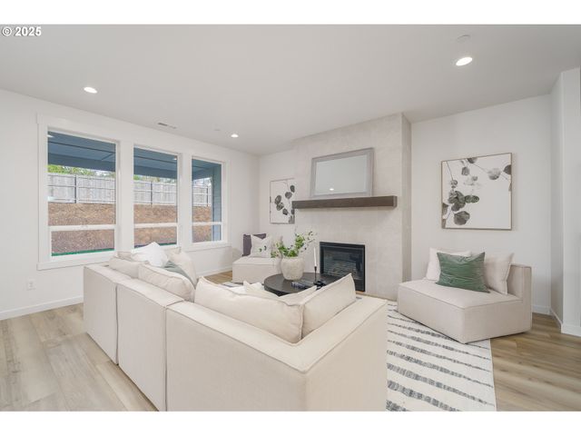 2312 E DALMATIAN Dr, La Center, WA 98629