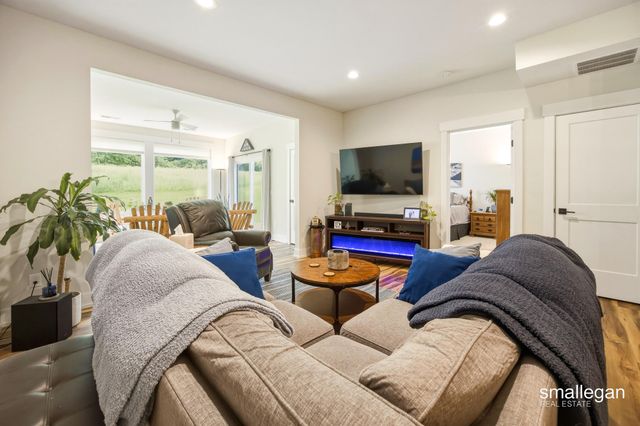 974 Castlebay Way, Georgetown Twp, MI 49426