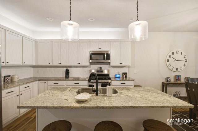 974 Castlebay Way, Georgetown Twp, MI 49426