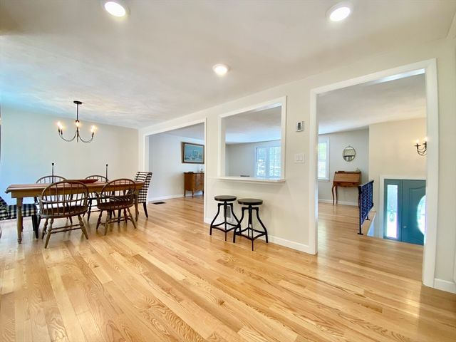 15 Thatcher Rd, Plymouth, MA 02360