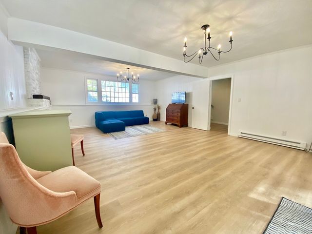 15 Thatcher Rd, Plymouth, MA 02360