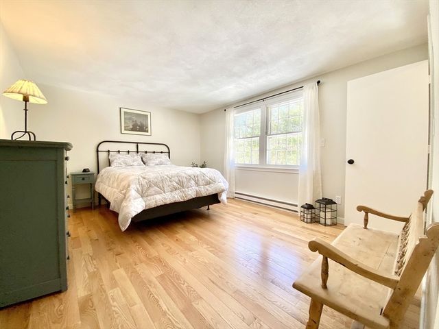 15 Thatcher Rd, Plymouth, MA 02360