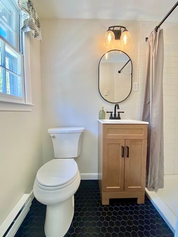 15 Thatcher Rd, Plymouth, MA 02360