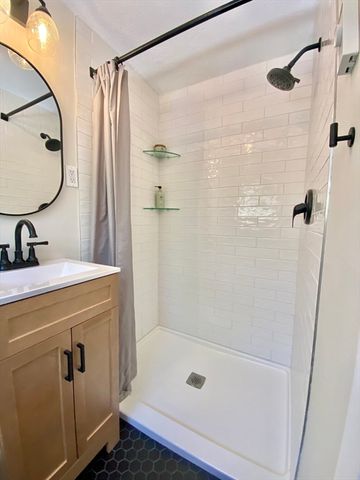 15 Thatcher Rd, Plymouth, MA 02360