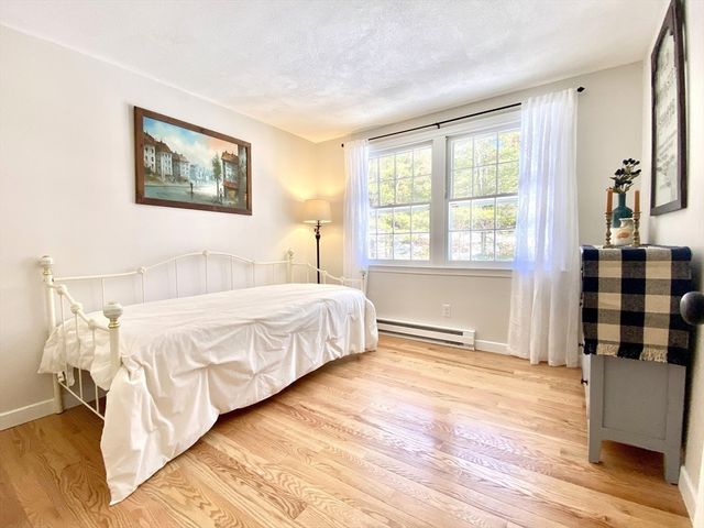 15 Thatcher Rd, Plymouth, MA 02360