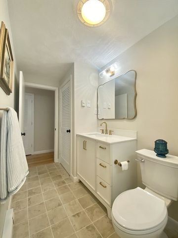 15 Thatcher Rd, Plymouth, MA 02360