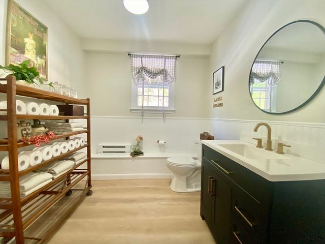 15 Thatcher Rd, Plymouth, MA 02360