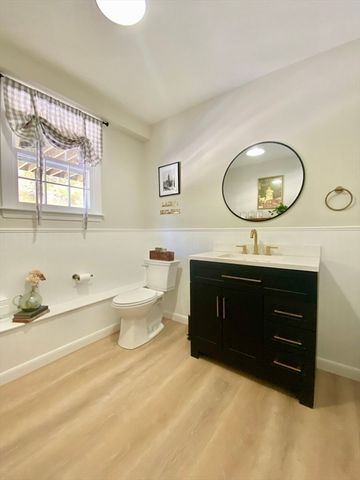 15 Thatcher Rd, Plymouth, MA 02360