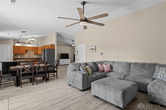 1299 Glen Kegley Drive, Xenia, OH 45385