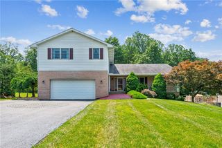 915 Jamell Dr, Unity Twp, PA 15601