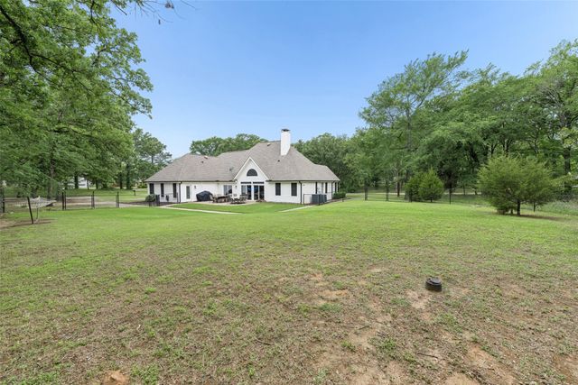 109 Enchanted Drive, Enchanted Oaks, TX 75156