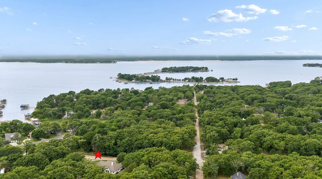 109 Enchanted Drive, Enchanted Oaks, TX 75156