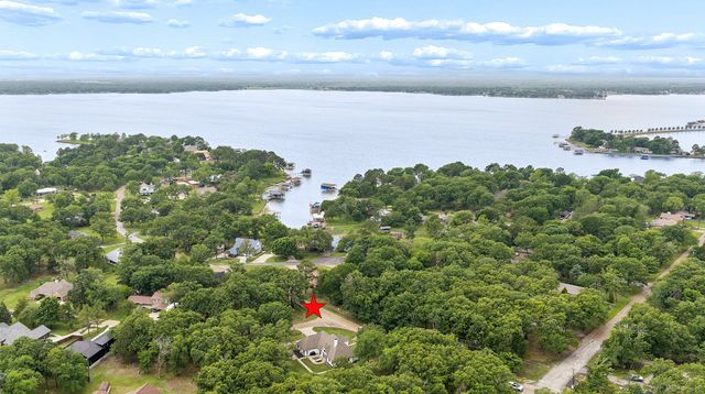 109 Enchanted Drive, Enchanted Oaks, TX 75156