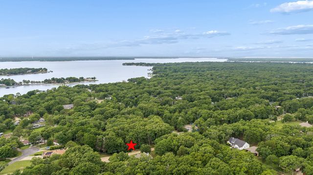 109 Enchanted Drive, Enchanted Oaks, TX 75156