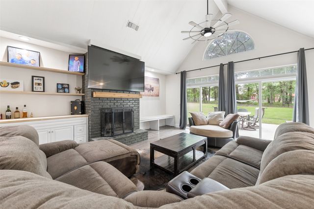109 Enchanted Drive, Enchanted Oaks, TX 75156
