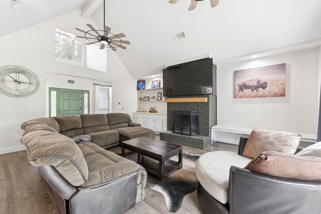 109 Enchanted Drive, Enchanted Oaks, TX 75156