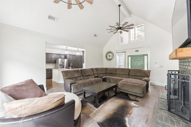 109 Enchanted Drive, Enchanted Oaks, TX 75156