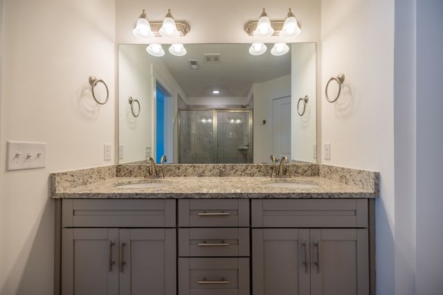 1062 Sweetleaf Dr, Franklin, TN 37064