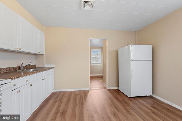 902 CORD ST, Baltimore, MD 21220