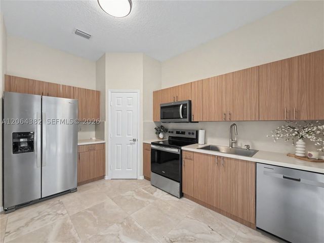 1940 SE 24th Ave, Homestead, FL 33035