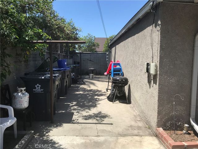 1250 W 2nd, Santa Ana, CA 92703