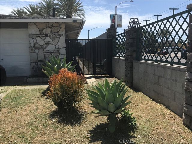 1250 W 2nd, Santa Ana, CA 92703