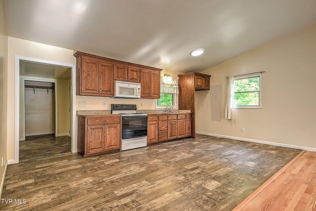 655 Wadlow Gap Road, Kingsport, TN 37660
