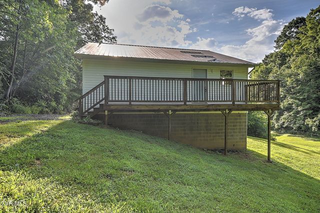 655 Wadlow Gap Road, Kingsport, TN 37660