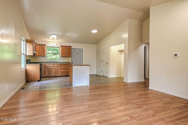 655 Wadlow Gap Road, Kingsport, TN 37660