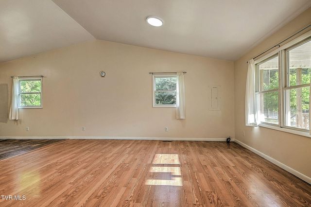 655 Wadlow Gap Road, Kingsport, TN 37660