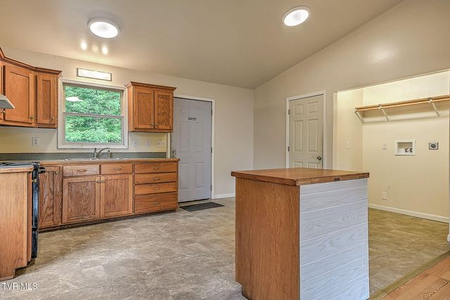 655 Wadlow Gap Road, Kingsport, TN 37660