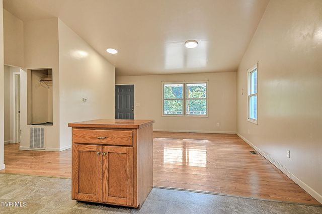 655 Wadlow Gap Road, Kingsport, TN 37660