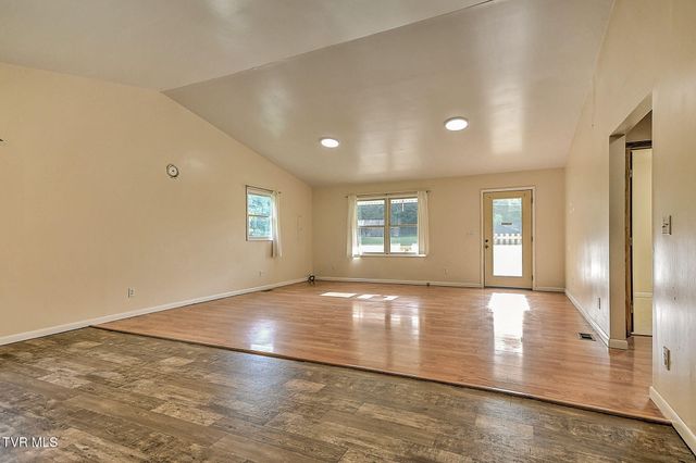 655 Wadlow Gap Road, Kingsport, TN 37660