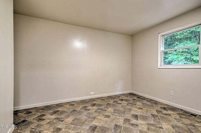 655 Wadlow Gap Road, Kingsport, TN 37660